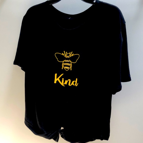 Tops - Save the 🐝semi-crop🐝Knot front Top🐝 KIND! Black/Yellow graphic! XL 🆕 in package!
